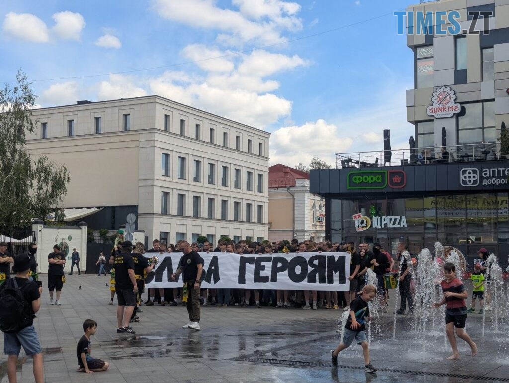 Ультрас рух WZTF  запалив Житомир  фанатським маршем до Дня Героїв України (ФОТО)