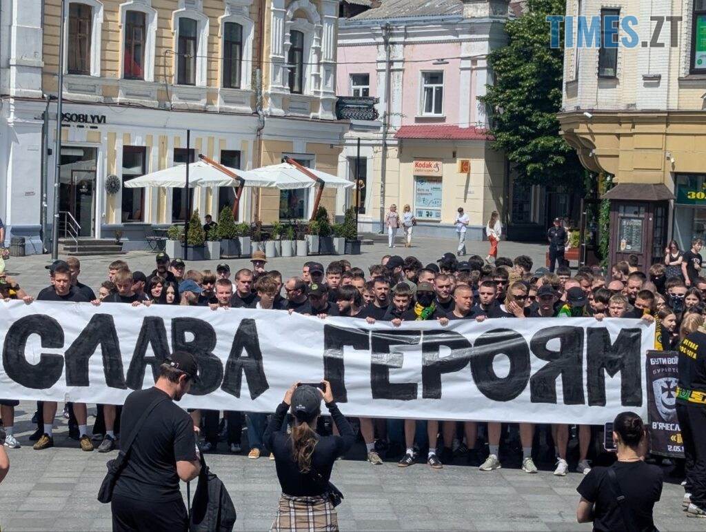 Ультрас рух WZTF  запалив Житомир  фанатським маршем до Дня Героїв України (ФОТО)