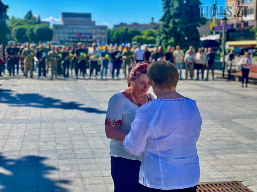 У Житомирі відкрили стенд на “Алеї слави Героїв” та вручили відзнаку «Мужність. Честь. Звитяга» (ФОТО)