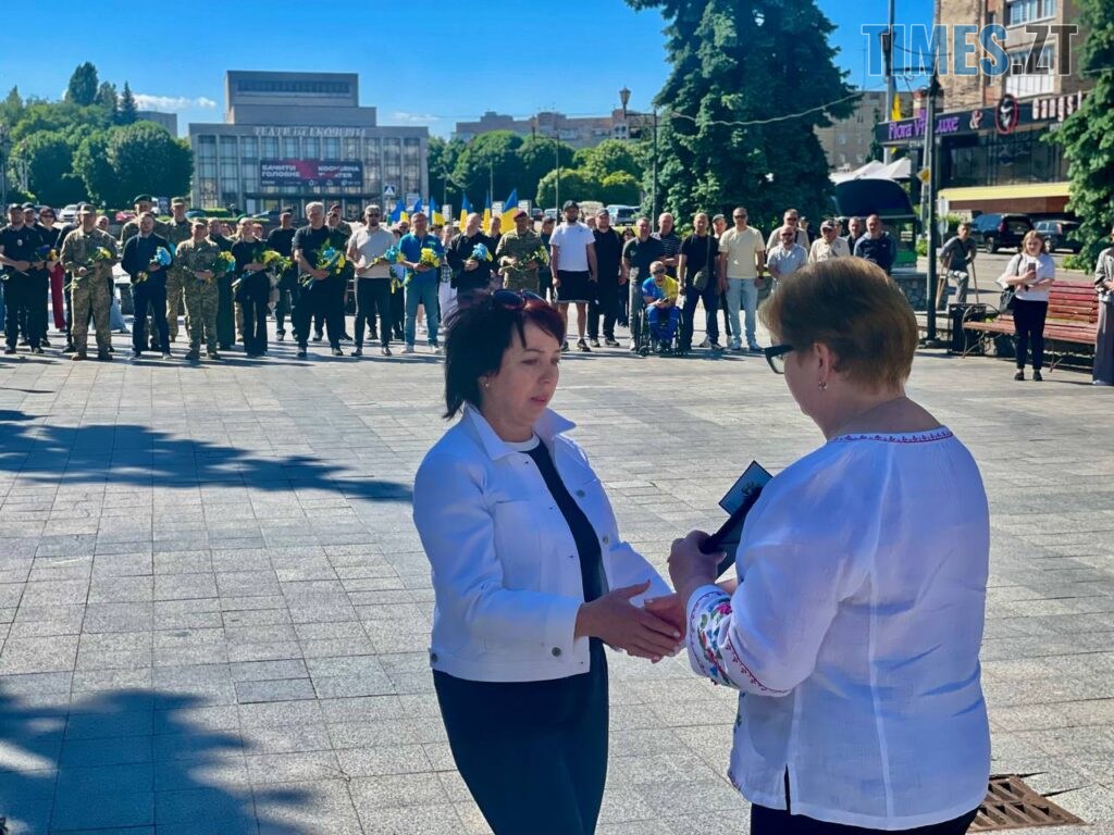 У Житомирі відкрили стенд на “Алеї слави Героїв” та вручили відзнаку «Мужність. Честь. Звитяга» (ФОТО)