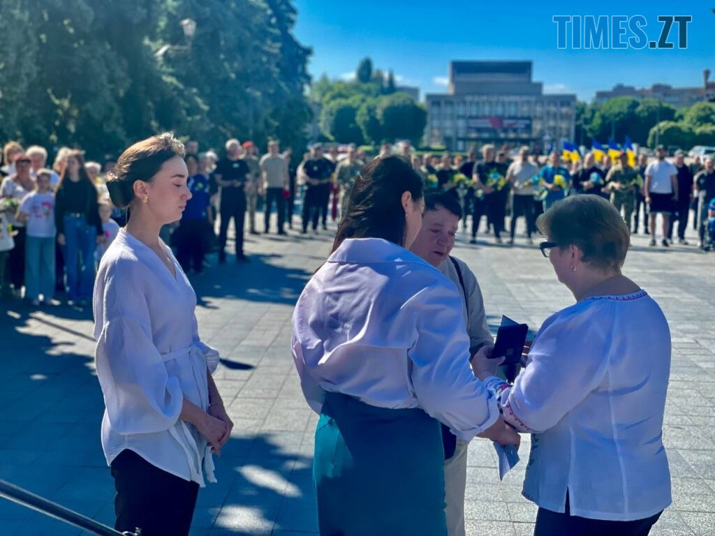 У Житомирі відкрили стенд на “Алеї слави Героїв” та вручили відзнаку «Мужність. Честь. Звитяга» (ФОТО)