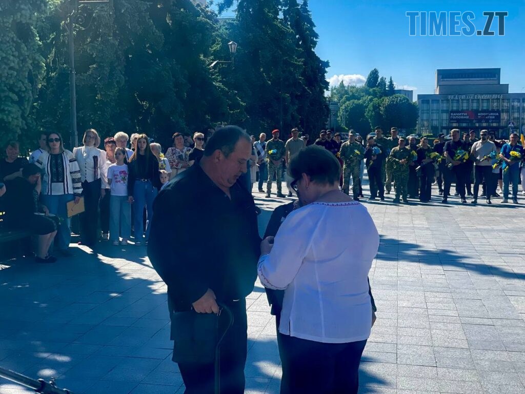 У Житомирі відкрили стенд на “Алеї слави Героїв” та вручили відзнаку «Мужність. Честь. Звитяга» (ФОТО)