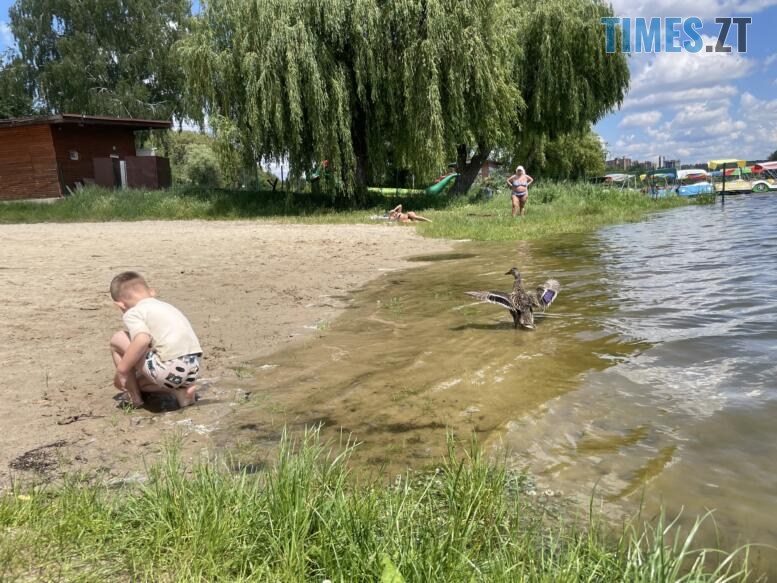Купатися чи не купатися – про стан води і пляжів у Гідропарку в Житомирі (ФОТО)