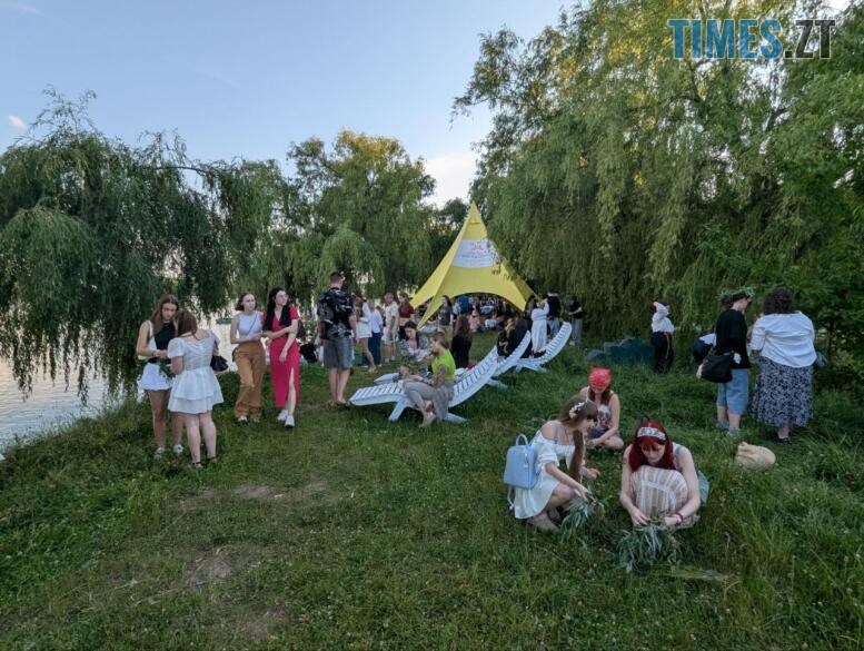 Вінки, річка і теплий вечір: у Житомирі відбулися Купальські вечорниці (ФОТО)