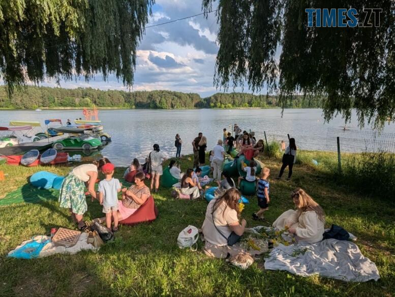 Вінки, річка і теплий вечір: у Житомирі відбулися Купальські вечорниці (ФОТО)