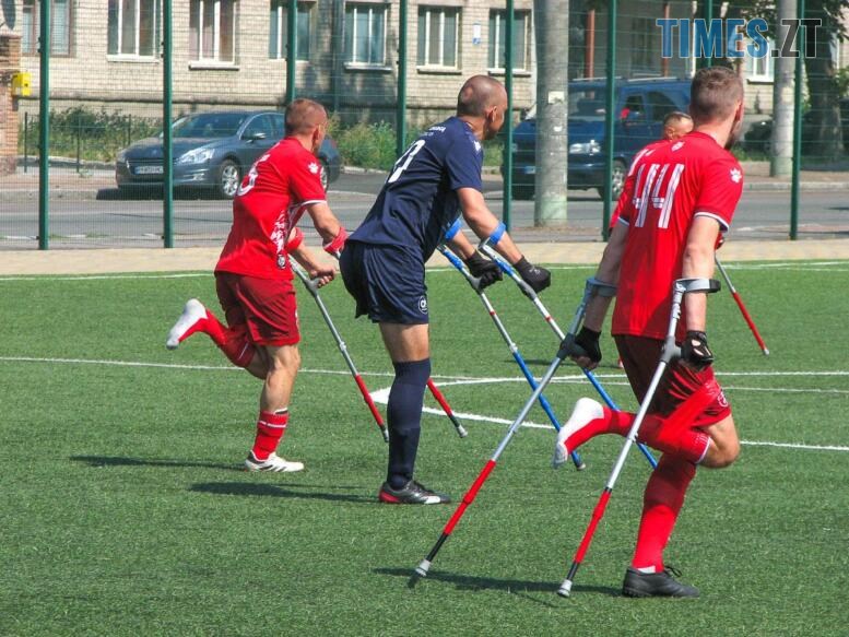 Над полем — у повітрі: як у Житомирі проходить чемпіонат України з ампфутболу (ФОТО)