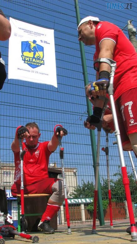 Над полем — у повітрі: як у Житомирі проходить чемпіонат України з ампфутболу (ФОТО)