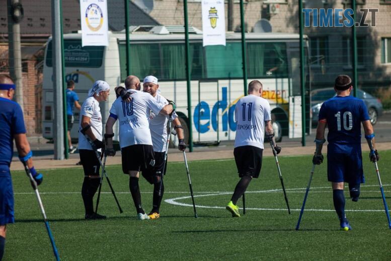 Над полем — у повітрі: як у Житомирі проходить чемпіонат України з ампфутболу (ФОТО)