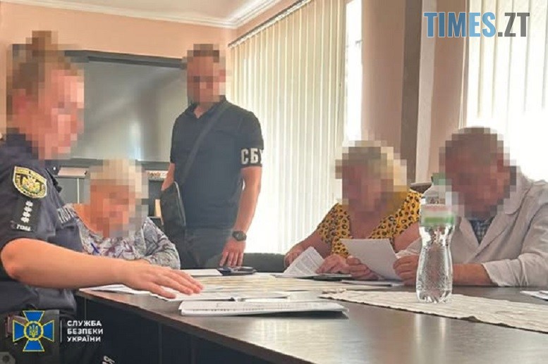 СБУ вручило підозру у зловживаннях малинським медикам