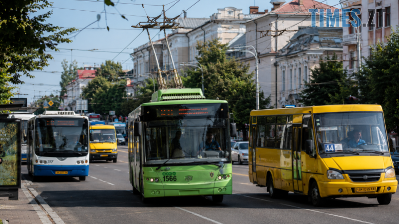 маршрутка і тролейбус на вулиці Житомира