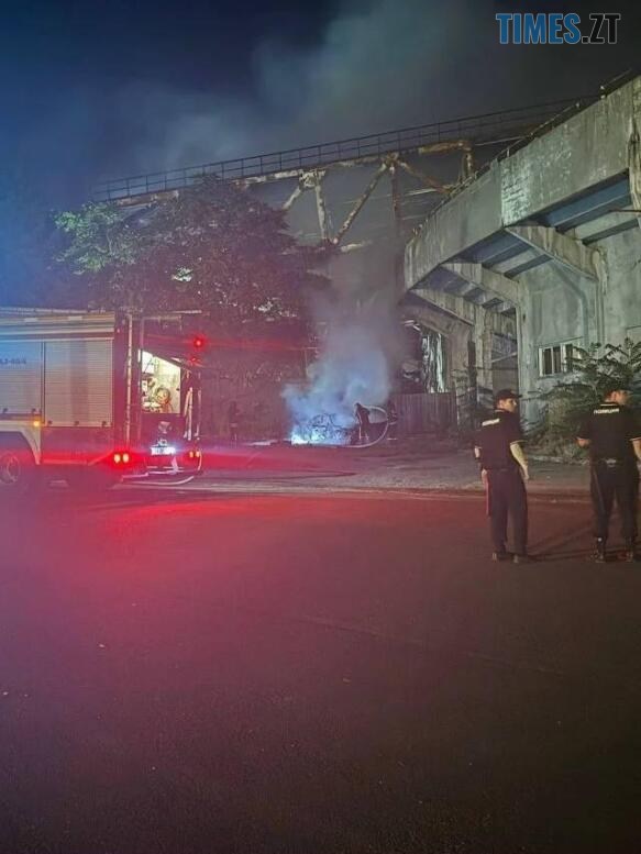 пожежа в результаті підриву авто з військовим злочинцем шутовим