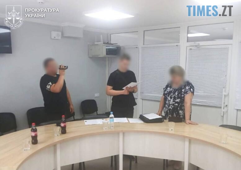 оголошення підозри посадовиці комунального закладу