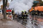 вогнеборці гасять автомобіль що загорівся внаслідок ДТП