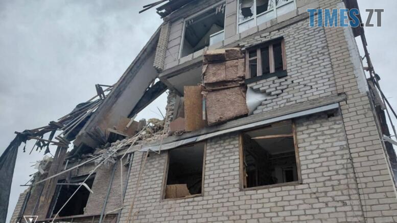 зруйнований в результаті російського удару будинок на Сумщині