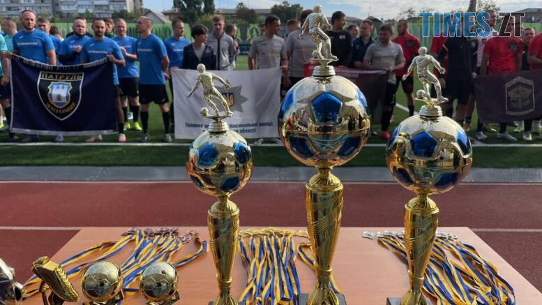 10 команд футбольного турніру змагалися за кубки і медалі