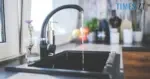 Кран з водою