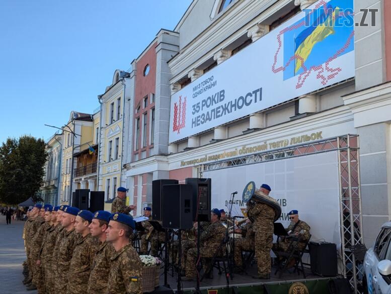 Військовий оркестр на Михайлівській