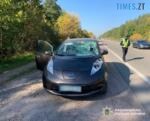 легковик з побитим внаслідок ДТП лобовим склом